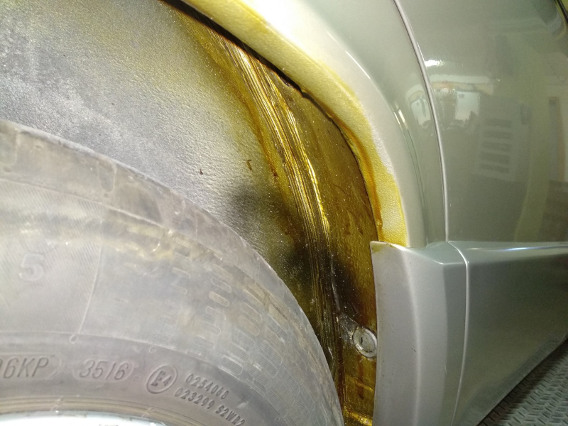 Seitenteil reparieren - kompletten Radlauf innen und außen instandsetzen und lackieren